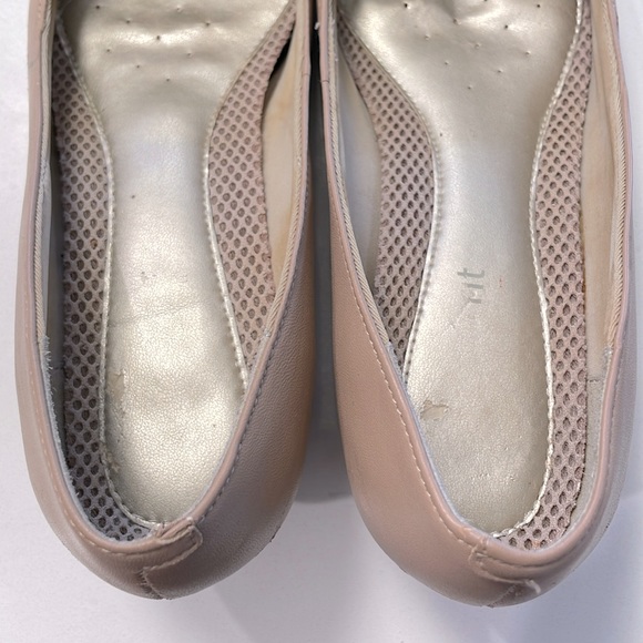 Block Heel Leather Pump with Front Buckle Detail - Picture 5 of 7